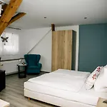 Altstadt-residenz Manz بيت ضيافة