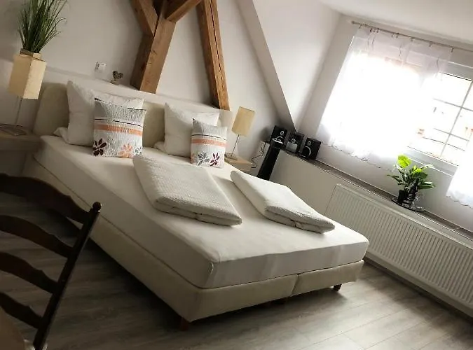 Altstadt-residenz Manz Konukevi 4*