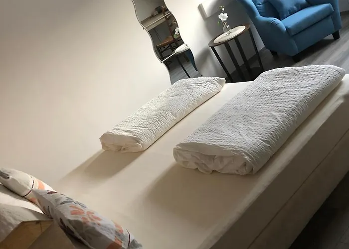 Altstadt-residenz Manz Konukevi 4*